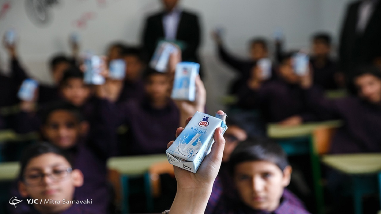 توزیع شیرمدارس در آینده نزدیک اجرا میشود