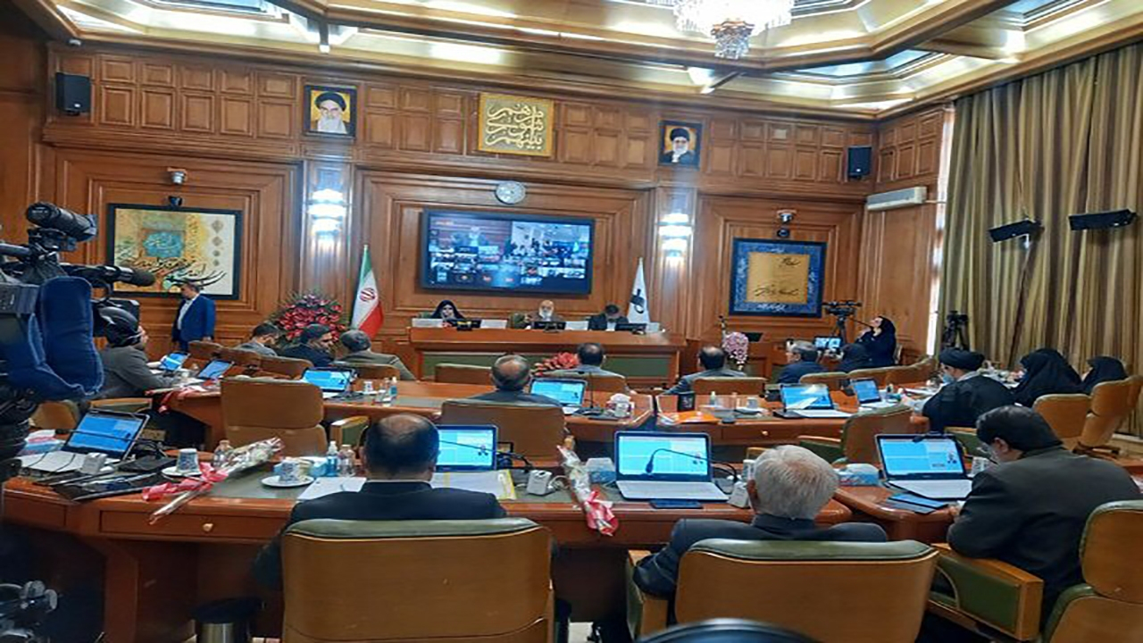 عدم ثبات مدیریتی نمونه کوچکی از مدیریت آشفته شهرداری تهران/عقلانیتی بر مدیریت شهر حاکم شود