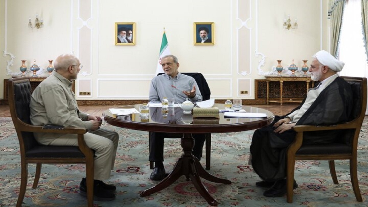 تأکید سران قوا بر تحکیم وحدت ملی و صیانت از اقتدار ایران