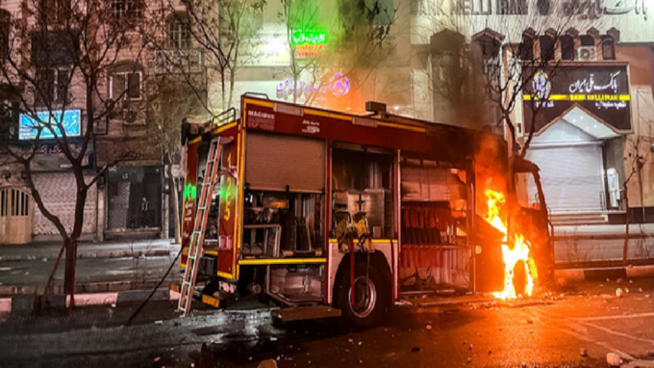 اغتشاش‌گران حتی نتوانستند «ادای» انقلابیون ۵۷ را دربیاورند